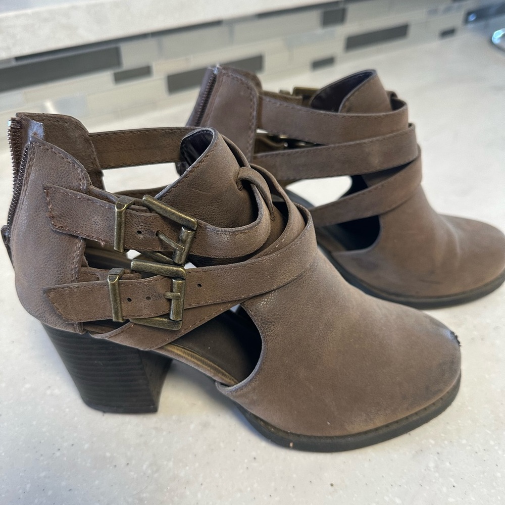 Soda Ankle Strappy Booties size 6.5